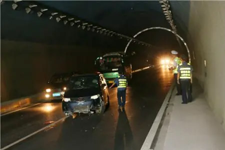 牡丹江穆棱八面通车坏在高速上怎么救援-吊车服务